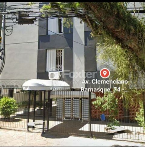 Image 8 - 870996