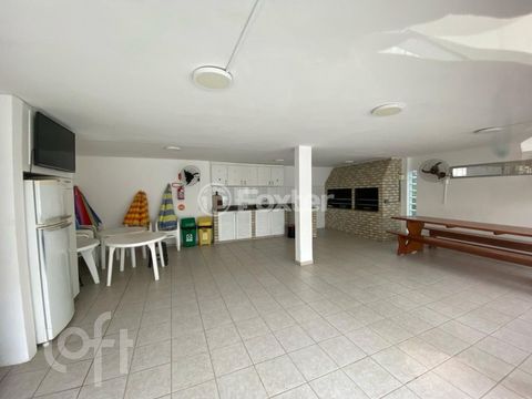 Image 11 - 871082