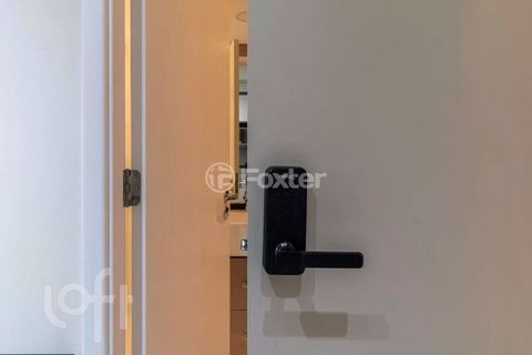 Image 11 - 871338