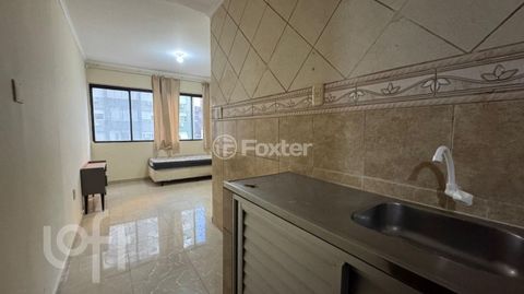 Image 7 - 871375