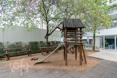 Image 11 - 871377