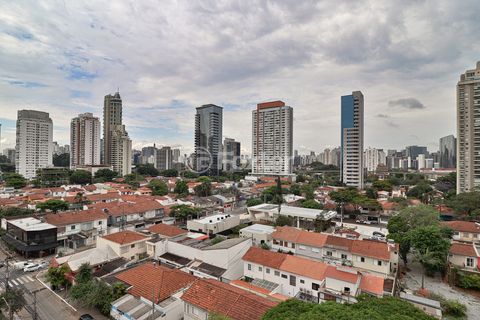 Image 10 - 871421