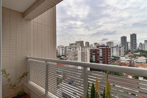 Image 18 - 871421