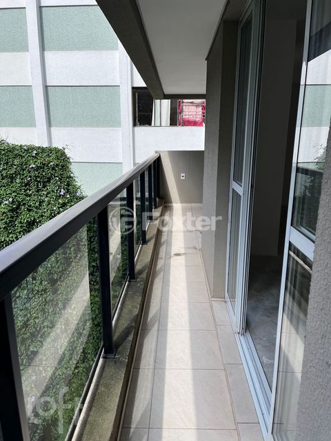 Image 10 - 871498