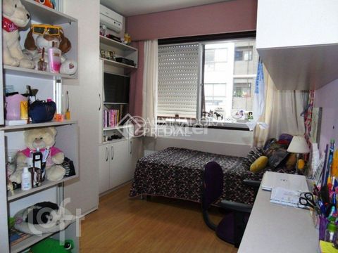 Image 4 - 871508