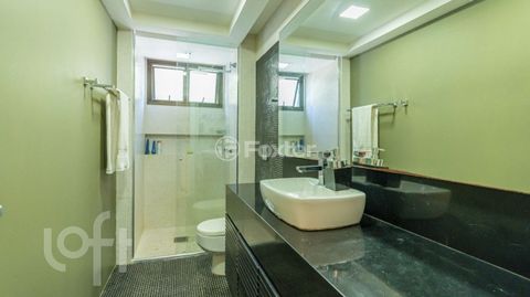 Image 13 - 871531