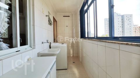 Image 8 - 871782
