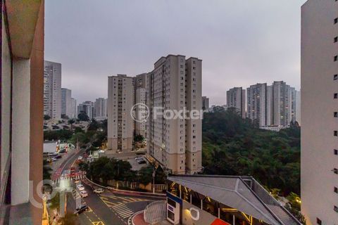 Image 12 - 871798
