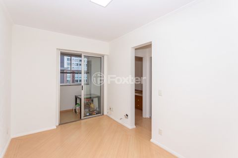 Image 1 - 871815