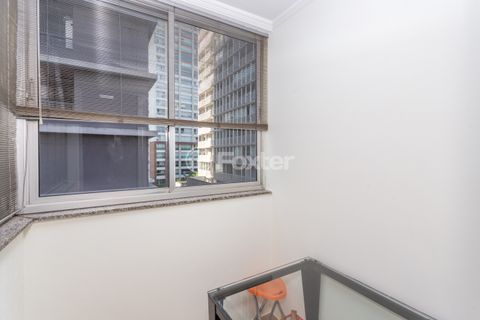 Image 3 - 871815