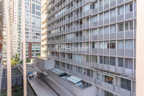 Image 13 - 871815