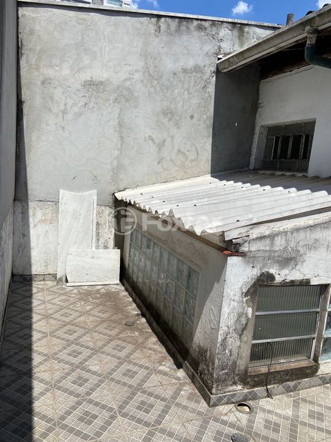 Image 10 - 871945