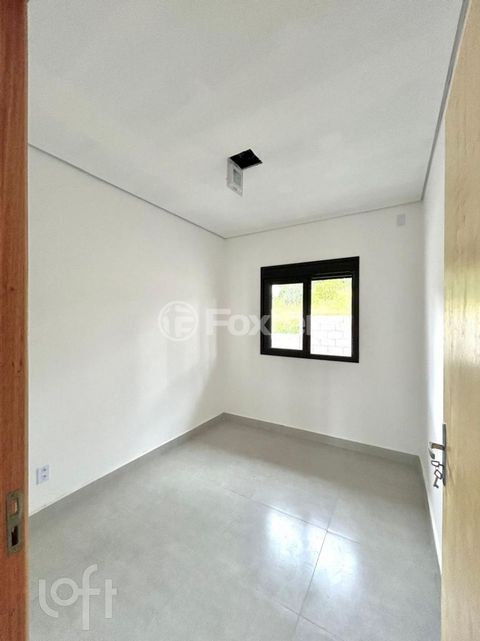 Image 1 - 871954