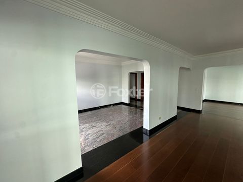 Image 8 - 871984