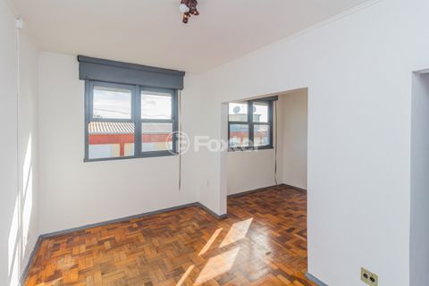 Image 1 - 871995