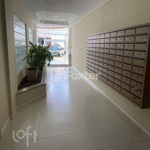 Image 1 - 872041
