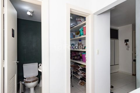 Image 19 - 872045