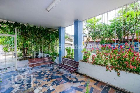 Image 19 - 872084