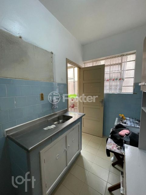 Image 7 - 872094