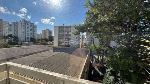 Image 5 - 872101