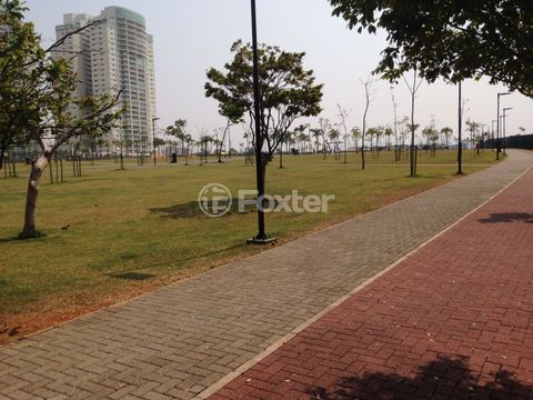 Image 13 - 872102
