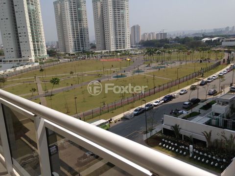 Image 11 - 872102