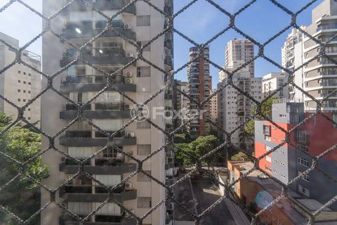 Image 9 - 872106