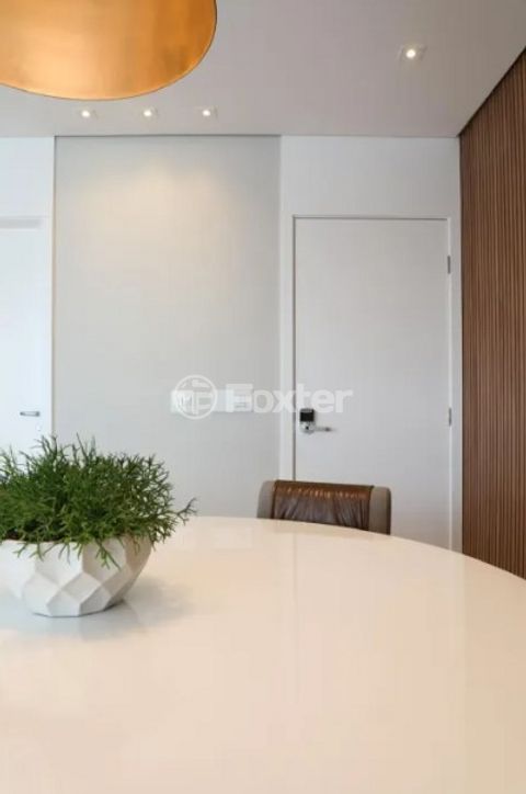 Image 7 - 872210