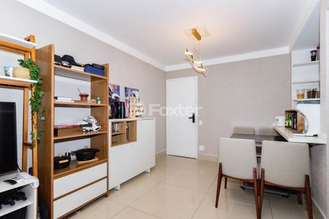 Image 7 - 872215