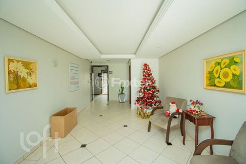 Image 13 - 872223