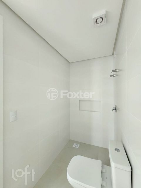 Image 7 - 872226