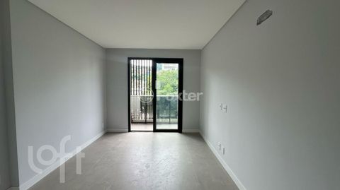 Image 5 - 872227