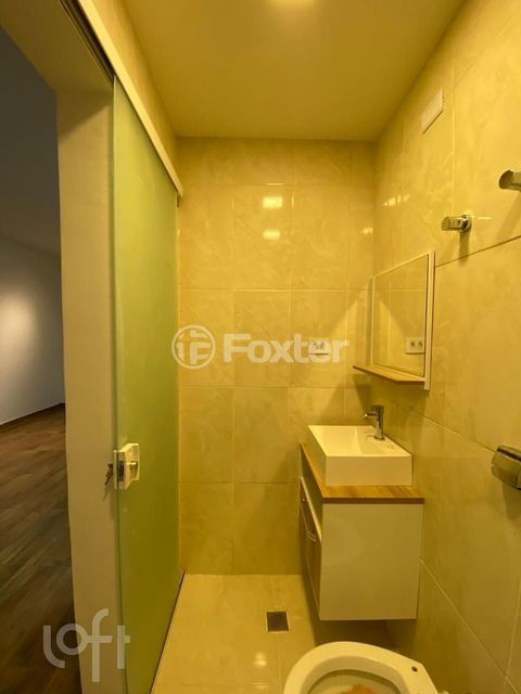Image 6 - 872266