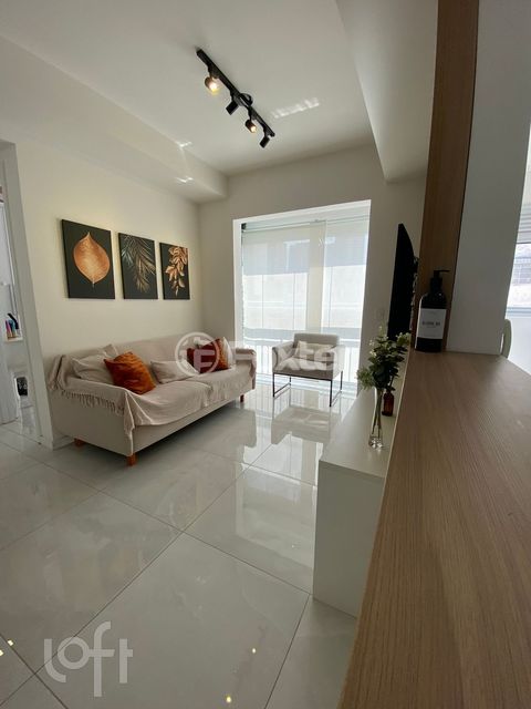 Image 7 - 872271