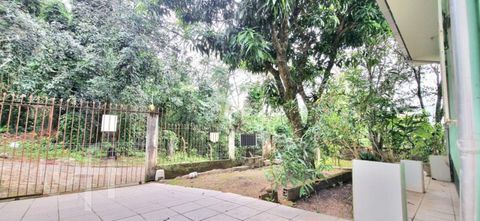 Image 4 - 872298