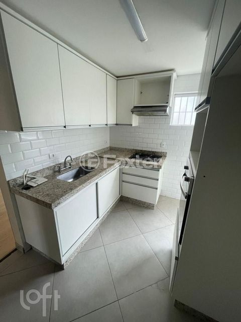Image 1 - 872322