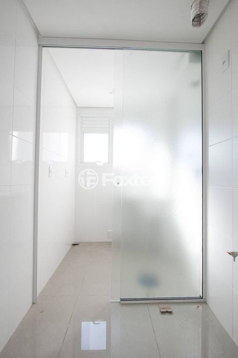 Image 3 - 872363
