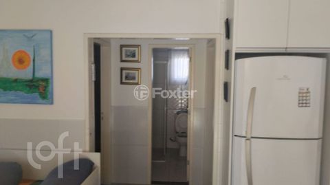 Image 8 - 872400