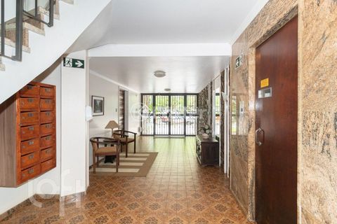Image 11 - 872421