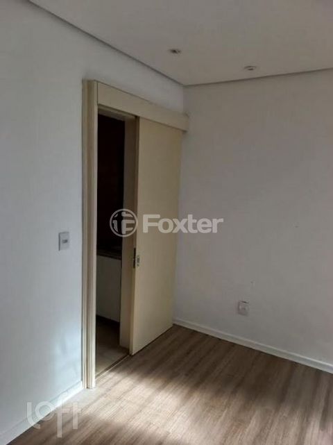 Image 7 - 872453