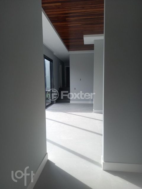 Image 5 - 872471