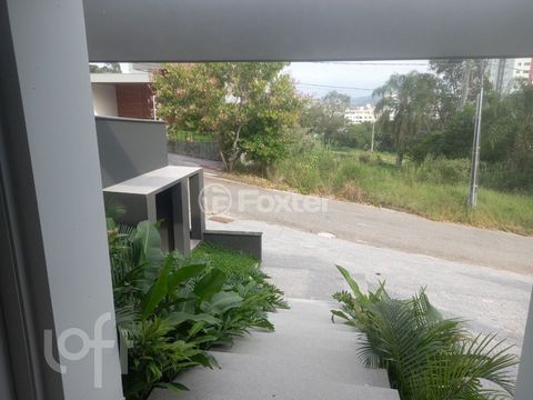 Image 4 - 872471