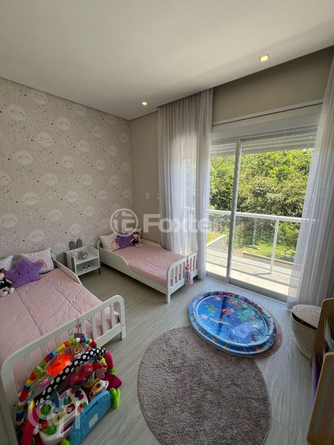 Image 6 - 872473
