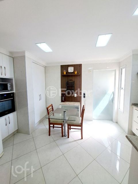 Image 7 - 872484