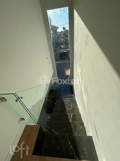 Image 7 - 872497