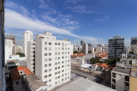 Image 17 - 872627
