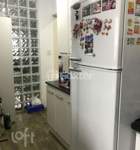 Image 4 - 872642