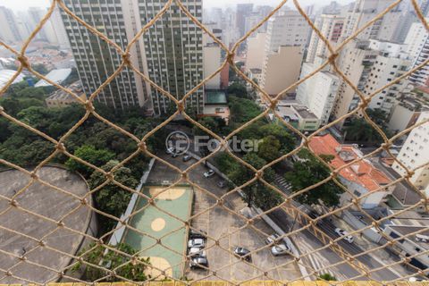Image 19 - 872646