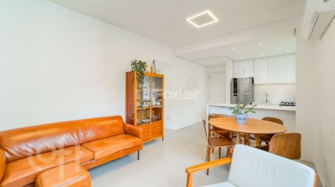 Image 4 - 872656