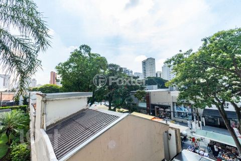 Image 6 - 872695